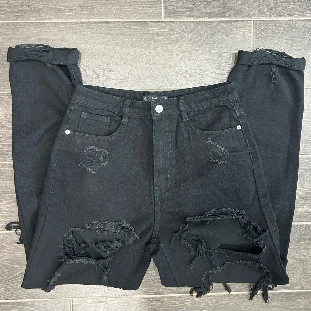 Missguided Riot High Rise Mom Jean - Picture 5 of 6